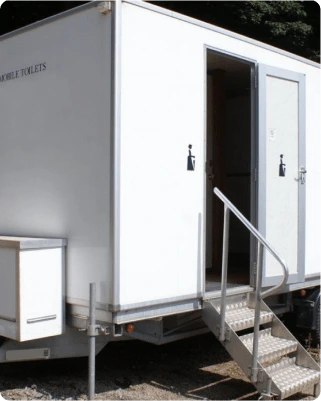 Luxury toilet trailers